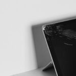 Schermo MacBook rotto: riparare o sostituire 2